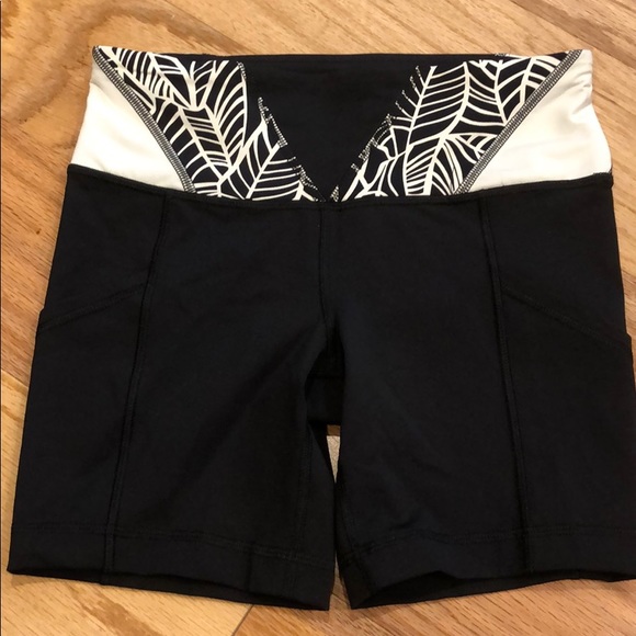 lululemon athletica Pants - Lululemon Shorts 4 Black biker bike running 🏃